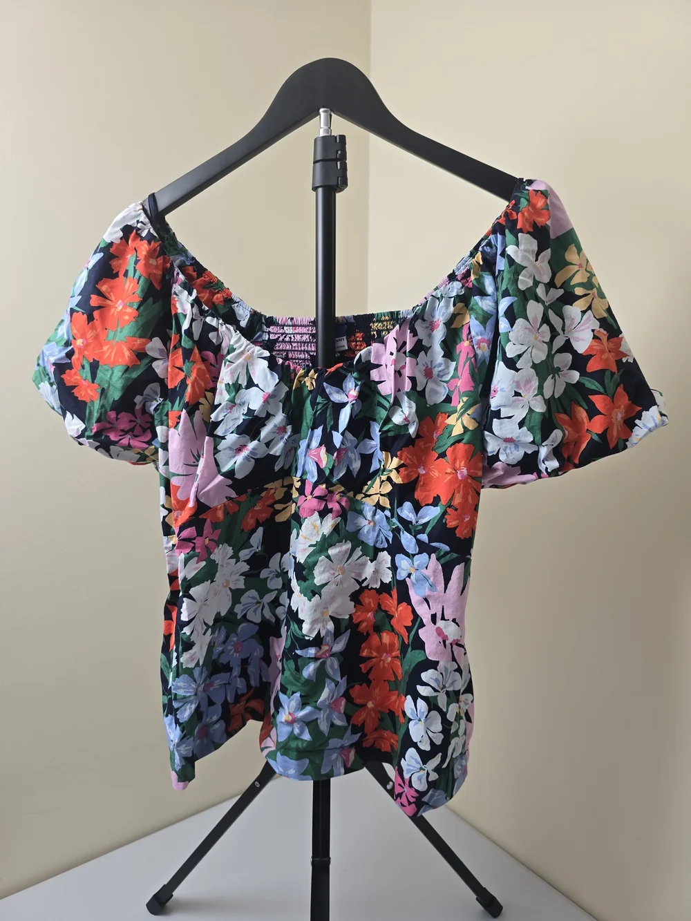 B17 Old Navy Black Floral Off-Shoulder Puff Sleeve Top